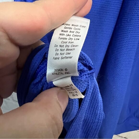 ATHLETA Miles Tank Top Mesh Blue Purple Two Tone Size 1X - Picture 9 of 11
